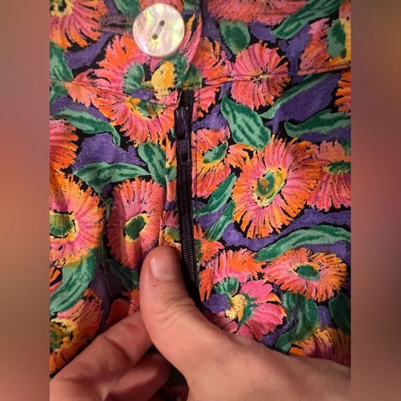L. Bates Floral Circle Skirt Sz 6 Pink Yellow Silky Mini Spring Vacay - Picture 8 of 10